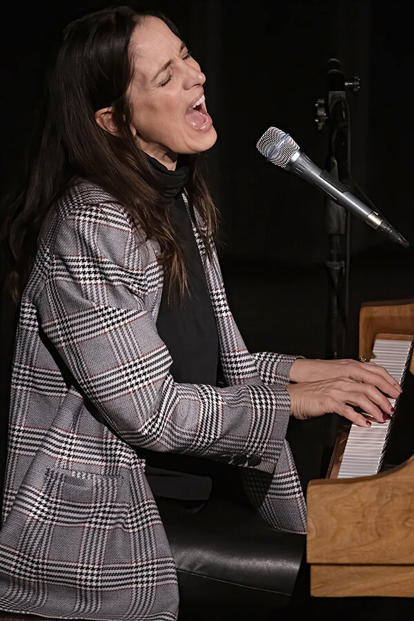 Chantal Kreviazuk