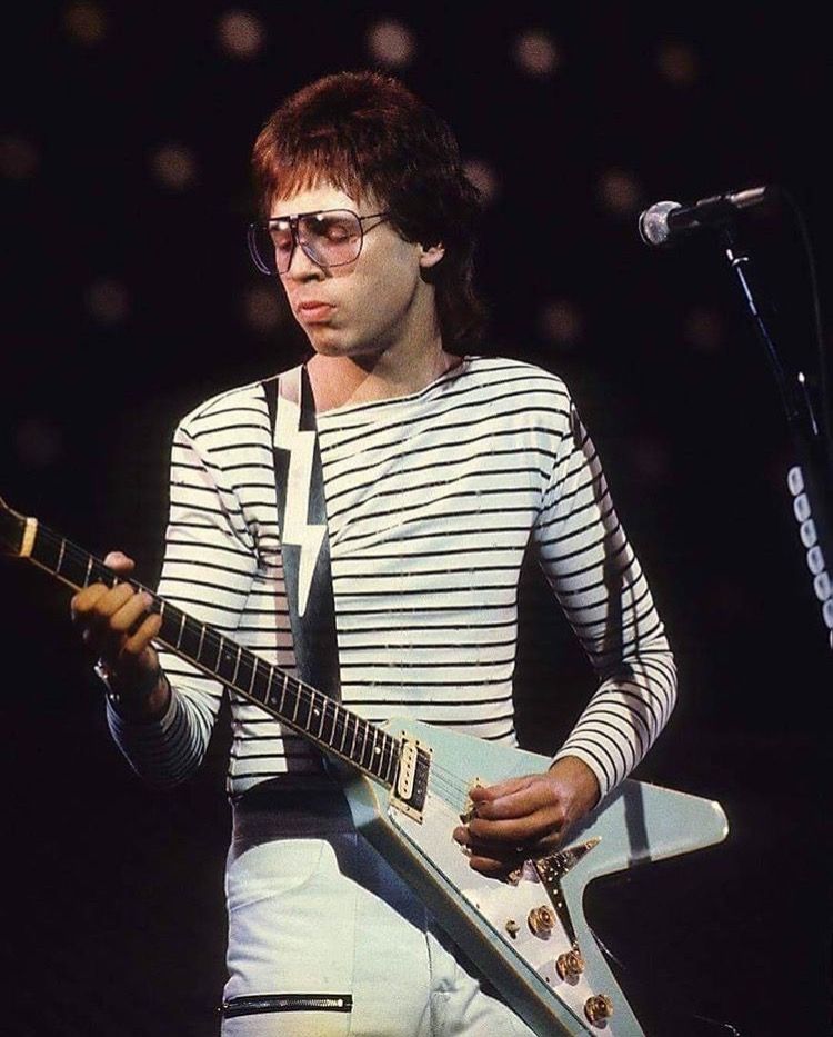 Elliot Easton
