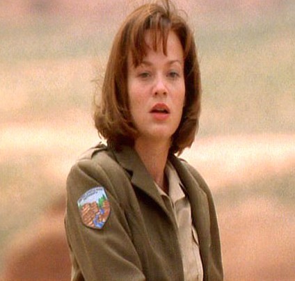 Samantha Mathis